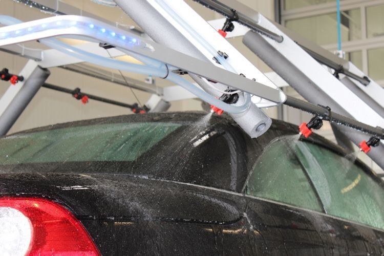 Rundum wird alles gleichmäßig bewässert. (Foto: Technolit)