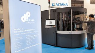Der Spezialchemiekonzern Altana und der 3D-Druckerhersteller dp Polar präsentierten auf der Formnext 2019 mit AM polar i2 das erste 3D-Drucksystem mit einem kontinuierlich rotierenden Drucktisch. (Bild: D.Quitter/konstruktionspraxis)