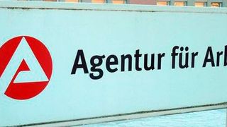 Die Agentur für Arbeit ist naturgemäß die erste Anlaufstelle bei für arbeitssuchende Menschen. Im Fall des von ELEKTRONIKPRAXIS interviewten arbeitslosen Elektroingenieurs konnten jedoch weder die Arbeitsagentur noch Kontakte zu Headhuntern noch eine Outplacement-Agentur weiterhelfen. (Bild: gemeinfrei)