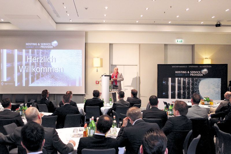 Harald Summa (eco) eröffnete mit seiner Keynote das Gipfeltreffen. (Bild: IT-BUSINESS)