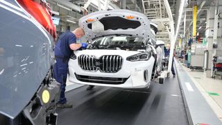 BMW-Fertigung im Werk Leipzig. (Bild: Martin Klindtworth/BMW)