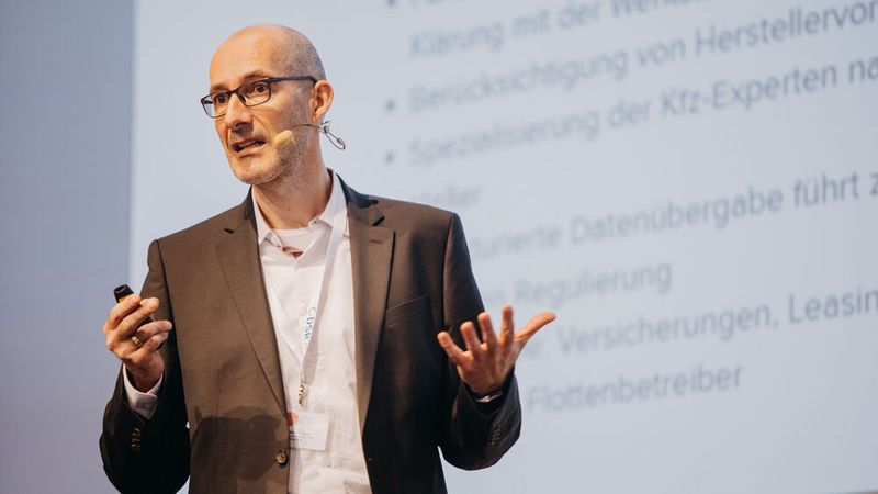 Jens Rogler, Vorsitzender Richter Landgericht Nürnberg/Fürth, referierte zum Beweiswert von Prüfberichten. (Bild: Knüttel | BKfotofilm)