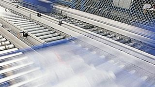 Die Antriebe, die bisher in der Fördertechnik verwendet werden, sind oft überdimensioniert. Sie brauchen deshalb zu viel Energie. (Bild: Lenze)