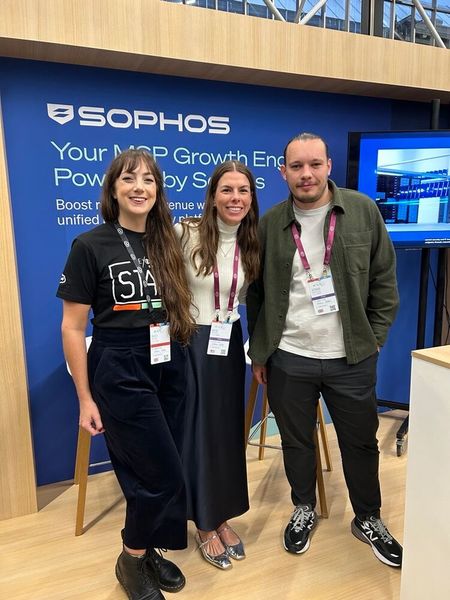 (v. l.) Daisy Pike (Pax8), Katie Heath und Joshua Collier (beide Sophos)  (Bild: Vogel IT-Medien)