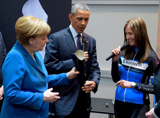 Merkel und Obama am Stand des CAD/CAM-Spezialisten Autodesk. (Bild: Deutsche Messe)