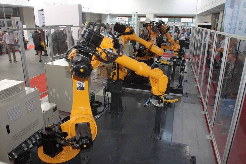 Für Industrieroboter gab es eine eigene Sonderschau. (Bild: AMB China)