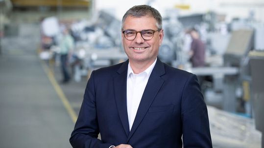 „Cloeren passt strategisch hervorragend zu Maag und wird unsere Kompetenzen im Bereich der Extrusionsanwendungen weiter stärken“, sagte Ueli Thürig, President von Maag.(Bild:  Bernd Euring/ Maag)