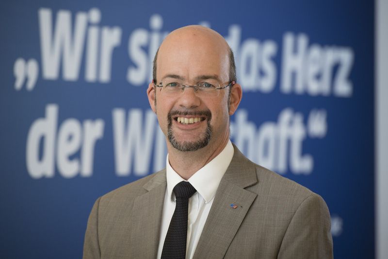 Martin Leutz, Arbeitgeberverband Gesamtmetall: „Die Verhandlungen laufen noch – und wie bei jeder Vertragsverhandlung sind die Positionen zu Verhandlungsbeginn nicht gleichzusetzen mit dem fertigen Ergebnis.“ (Bild: Marco Urban/Gesamtmetall)