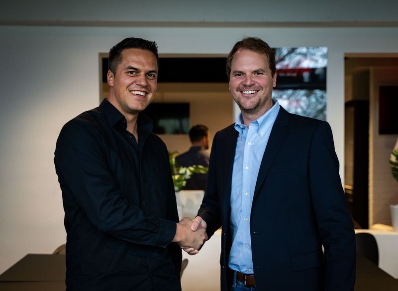 Der Rising Star war ICS IT-Systems: Martin Scheifl (l., ICS IT-Systems) und Florian Tenius (Ftapi) (Bild: Ftapi)