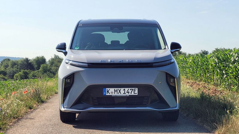 Die 90 kW/h-Batterie ermöglicht auf dem Papier eine Reichweite von 435 Kilometern (WLTP, kombiniert). (Bild: Wehner - VCG)