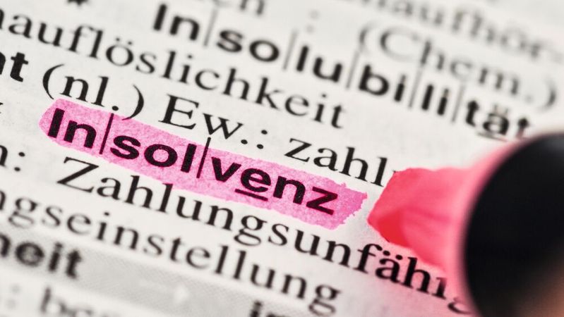Die Anzahl der Großinsolvenzen ist im Vergleich zum Vorjahr nochmal gestiegen.(Bild: ©  Marco2811 - stock.adobe.com)