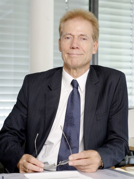 Der bisherige Amtsinhaber, Prof. Dr. Walter Schwerdtfeger. Er scheidet Ende Juli aus Altersgründen aus dem BfArM aus. (Bild: BfArM)