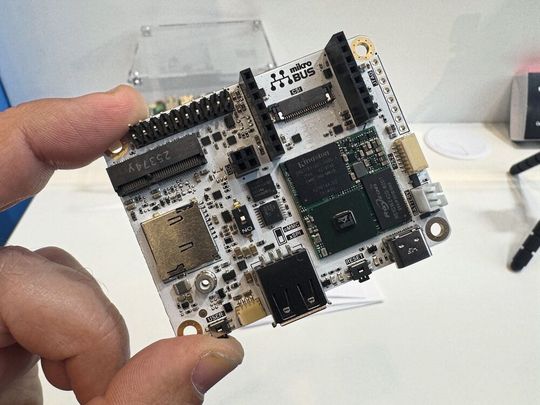 Die Platine des Synaptics Coral Dev Boards im Detail: Ausgestattet mit vielfältigen I/O-Schnittstellen und dedizierten Rechenkernen für künstliche Intelligenz.(Bild:  mc/VCG)