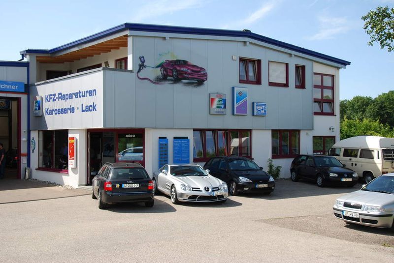 Bei Welchners ganz normal – oder haben Sie noch nie einen Mercedes SLR in einer freien Werkstatt gesehen? (Archiv: Vogel Business Media)