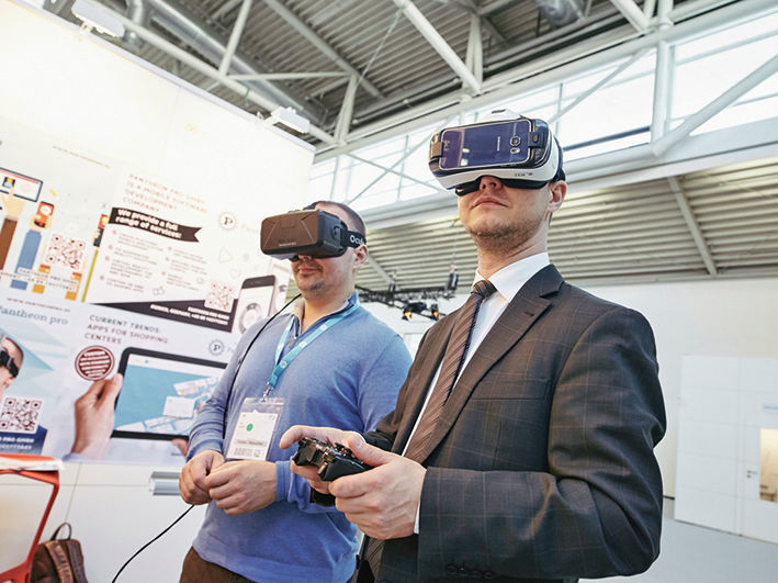Virtual-Reality-Anwendungen gehören zu den Trendthemen der industriellen IT. Dieses und weitere Themen wie das industrielle Internet der Dinge finden Besucher auf der IT2Industry. (Bild: Messe München)