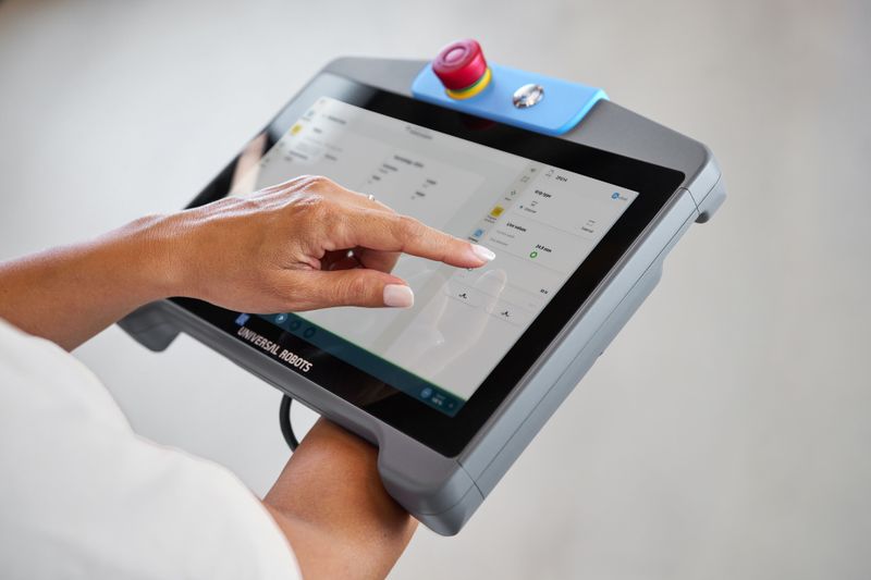 Das Teach Panel TP7 mit PolyScope X Interface. (Bild: )