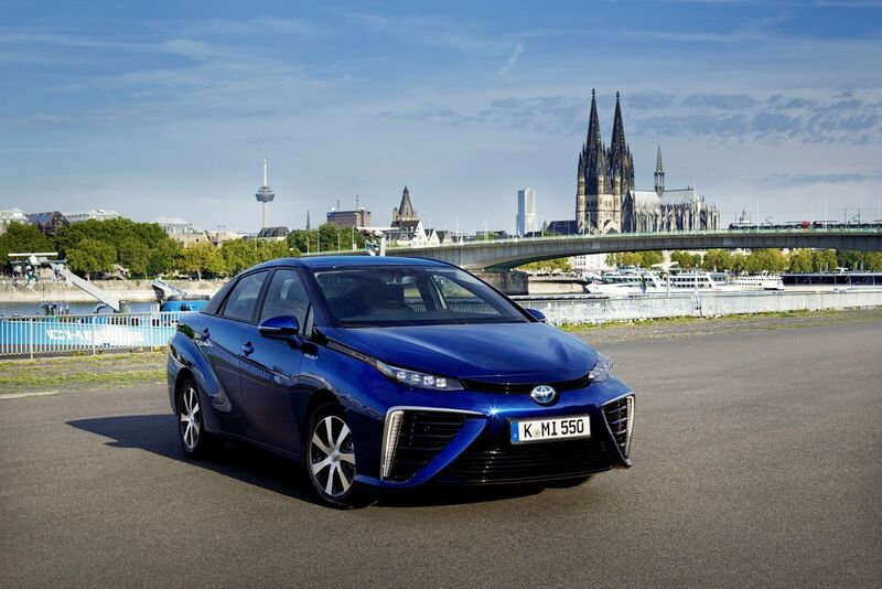 Der Toyota Mirai ist das erste Brennstoffzellenmodell der Marke.  (Toyota)