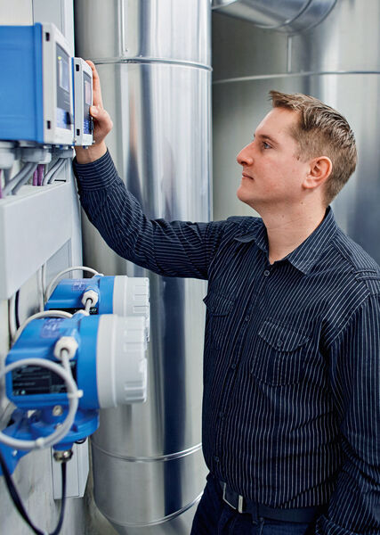Endress+Hauser legt Wert auf Energieeffizienz und Umweltschutz in der Produktion, wie hier im Kompetenzzentrum für Durchflussmesstechnik im schweizerischen Reinach.   (Endress+Hauser)