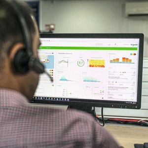Die Cloud-Architektur bietet eine sichere Echtzeitüberwachung aller wichtigen Infrastrukturkomponenten und liefert detaillierte Geräte- und Statusinformationen. 