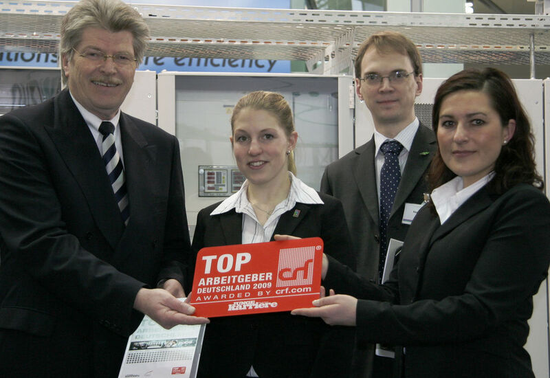 Prämierte Unternehmenskultur: Friedhelm Loh (links) erhält die Auszeichnung „Top Arbeitgeber Deutschland 2009“ (Archiv: Vogel Business Media)