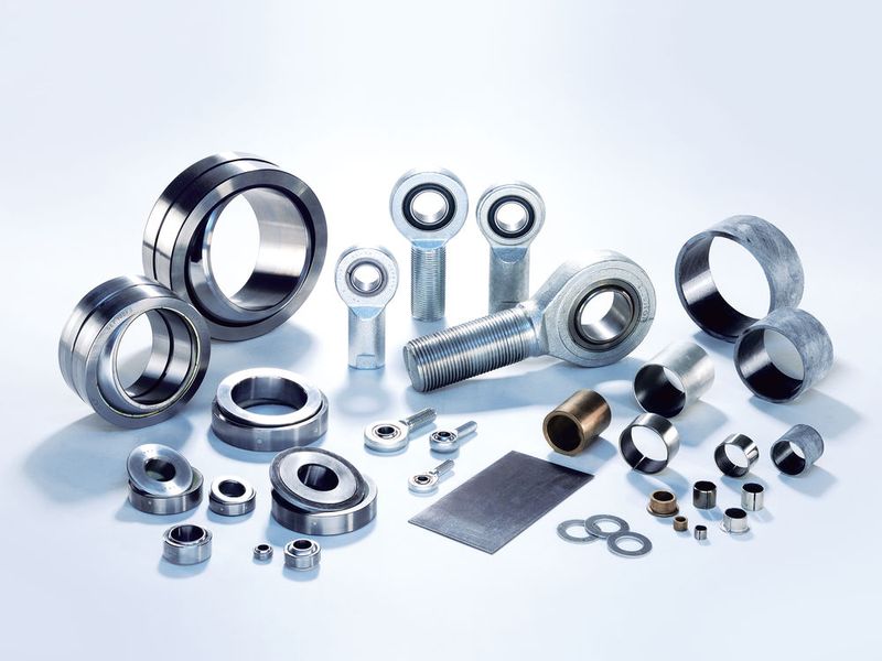 Das Gleitlager-Portfolio von SKF umfasst u.a. Axial-, Radial- und Schräggelenklager sowie Gelenkköpfe, Buchsen, Anlaufscheiben und Bandstreifen. (Bild: SKF)