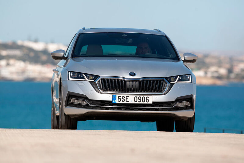 Form und Format sind eigenständig, aber der Unterbau ist Familiensache, und vieles von der Ausstattung auch. (Skoda)