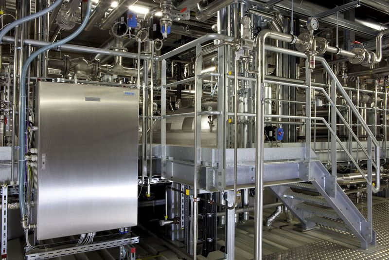 The modular, but standardized cabinets simplify maintenance and diagnostics.  (Picture: Festo)