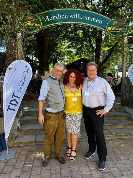 Besa (IT-BUSINESS) mit den Vorständen (l.) Michael Pickhardt und Dr. Sascha Priester. (Bild: Vogel IT-Medien GmbH)