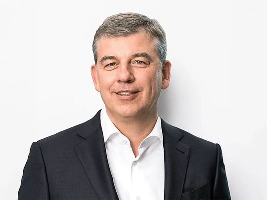 Stepan Seifert ist Chef des Technologiekonzerns Körber. Er blickt mit gemischten Gefühlen auf die Entwicklungen in Deutschland. Vor allem die Strategie in Sachen Export hält er für überholt ...(Bild:  Körber)