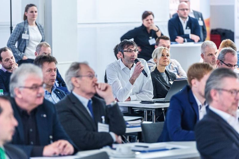Thomas Wagner, Serviceleiter bei Orth Automobile und Sieger beim Service Award 2018, konnte zum Thema Digitalisierung auch einiges beitragen. (»kfz-betrieb«/Rainer Wengel)