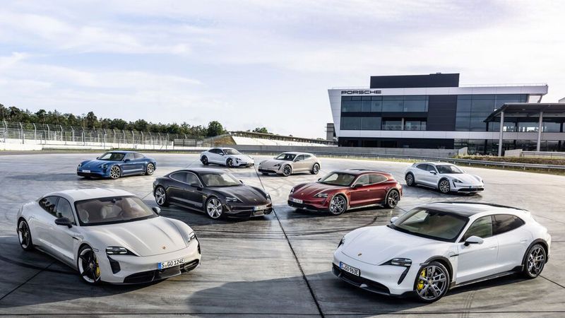 Eine vergrößerte Reichweite durch verbesserte Motorsteuerung ist nur einer der Vorteile des Software-Updates.(Bild:  Porsche)