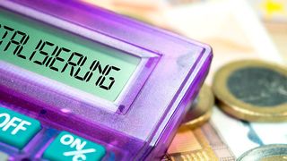 Geldsegen für die digitale Infrastruktur an Schulen und in ländlichen Gegenden (stadtratte - stock.adobe.com)