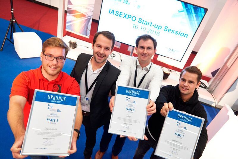 Auf der IASEXPO Start-up Session standen sich sechs internationale Jungunternehmen im Pitchformat gegenüber und präsentierten ihre Businessideen für Drohnenanwendungen. (HINTE Messe- und Ausstellungs-GmbH / INTERGEO)