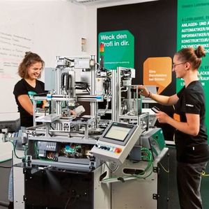 Ausbildung in der Disziplin Industrie 4.0 bei Bühler.(Bild:  Bühler AG)