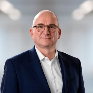 „Für das Jahr 2021 sind wir optimistisch. Das Weltwirtschaftswachstum sollte uns Rückenwind geben“, erklärt Markus Vatter, Mitglied des Vorstands von Sick und verantwortlich für Controlling, Finance und IT.