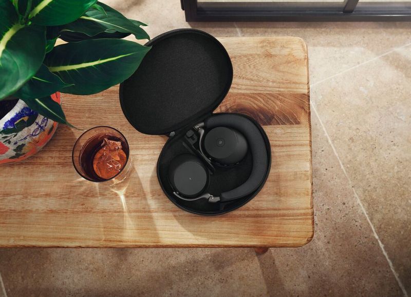 Auch das Jabra Evolve3 75 lässt sich  kompakt verstauen. (Bild: Jabra)