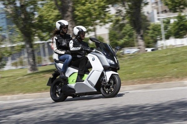 Der neue BMW C evolution bei der offiziellen Präsentation in Barcelona (BMW)