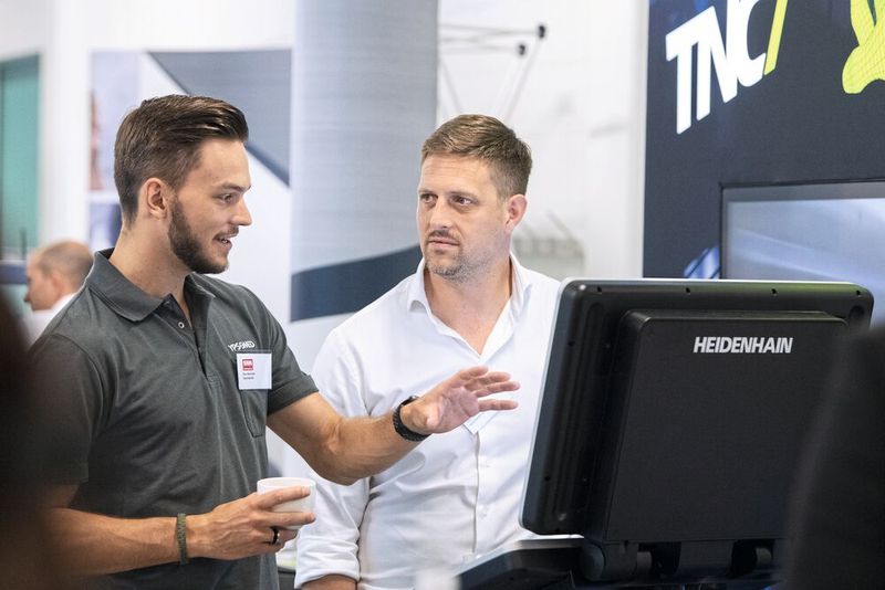 Der Ausstellungsbereich wurde rege für Gespräche und Networking genutzt. (Bild: Thomas Entzeroth)