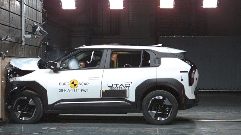 Mit dem optionalen Sicherheitspaket schafft der neue Kia EV3 beim Euro-NCAP fünf Sterne. Wer auf das Paket verzichtet, fährt einen Vier-Sterne-Pkw.(Bild:  Euro-NCAP)