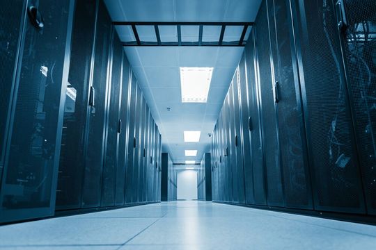 Business in the critical infrastructure sector places high demands on information security.(Image: Lufthansa Industries/iStock, bjdlzx)