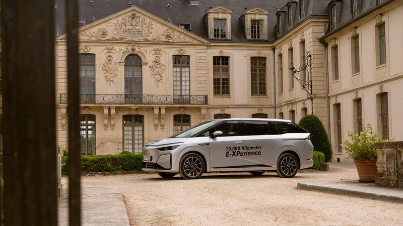 Xpeng bringt seinen Luxus-Van X9 nach Europa.(Bild:  Xpeng)