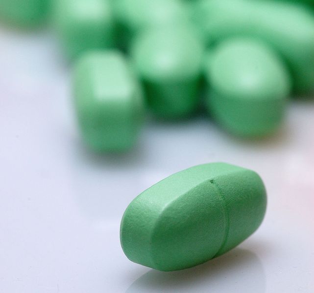 Mit der Förderinitiative „Nachhaltige Pharmazie“ möchte die DBU verstärkt Modellprojekte initiieren, die Arzneimittelrückstände in der Umwelt vermindern oder vermeiden und neue ressourcenschonende und schadstoffarme Produktionsverfahren vorantreiben. (Bild: DBU)