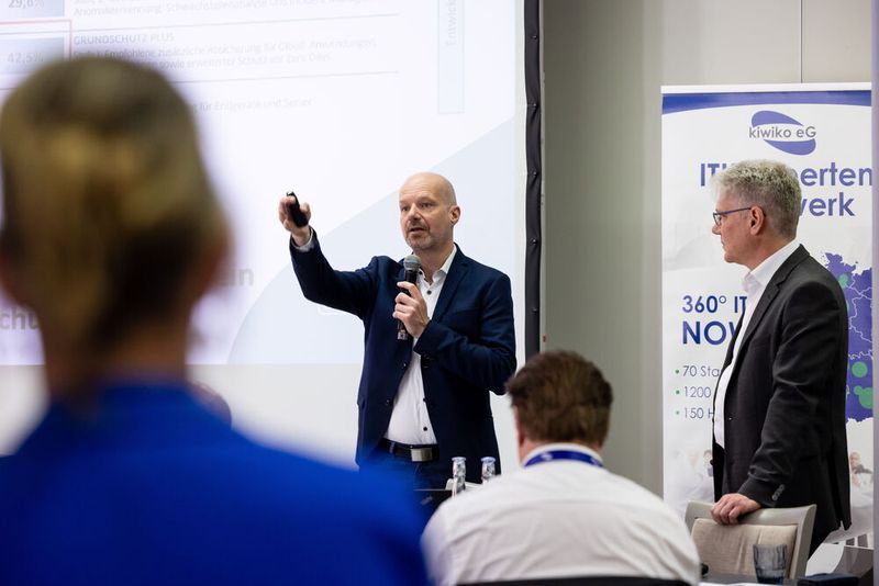 Peter Neumeier, Channel Sales Director DACH bei Eset, bei seiner Präsentation. (Bild: Kiwiko/Jörg Farys)