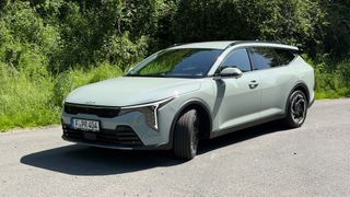 Kia hat mit dem K4 Sportswagon wieder einen kompakten Kombi im Programm. (Bild: Wehner - VCG)