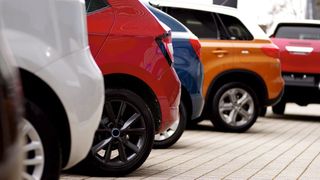 Im Fernabsatz gekauft und dann hat der Wagen doch nicht gefallen? Es ist gar nicht so leicht, das Widerspruchsrecht auszuhebeln; besonders nicht bei Autos. (Bild: Wellnhofer Designs - adobe.stock.com)