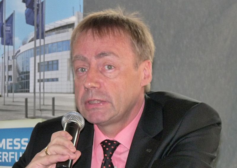 Prof. Witt: „Der 3D-Drucker für den privaten Bereich wird auch ins Wohnzimmer kommen – ebenso wie bereits der Computer.“ (Bild: Michel)