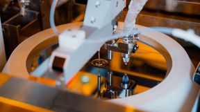 Infineon setzt bei der Fertigung von SiC-Leistungshalbleitern zunehmend auf 200-mm-Wafer. Eine erweiterte Liefervereinbarung mit Wolfspeed soll die Versorgung mit den größeren Substraten sichern. (Bild: Infineon Technologies)