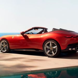 Als Antrieb fungiert ein V8 hinter der Vorderachse.(Bild:  Ferrari)