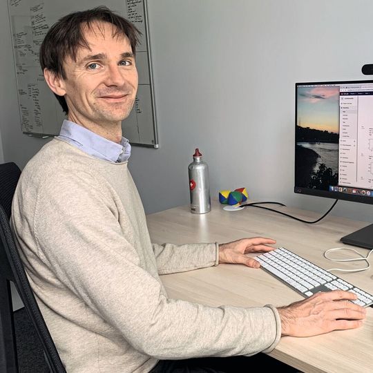 Abb. 1: Damit auch die klinische Forschung Zugang zu den aktuellsten Algorithmen erhält, hat Prof. Julien Gagneur von der Technischen Universität München (TUM) u.a. eine
Open-Access-Plattform aufgebaut. Abb. 1: Damit auch die klinische Forschung Zugang zu den aktuellsten Algorithmen erhält, hat Prof. Julien Gagneur von der Technischen Universität München (TUM) u.a. eine
Open-Access-Plattform aufgebaut.