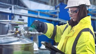 Je nach Ausführung erreicht der Ident-Ex 02 eine Lesedistanz von bis zu 10 Metern (Flex-Range) oder bis zu 25 Metern (Long-Range). (Bild: Pepperl+Fuchs)